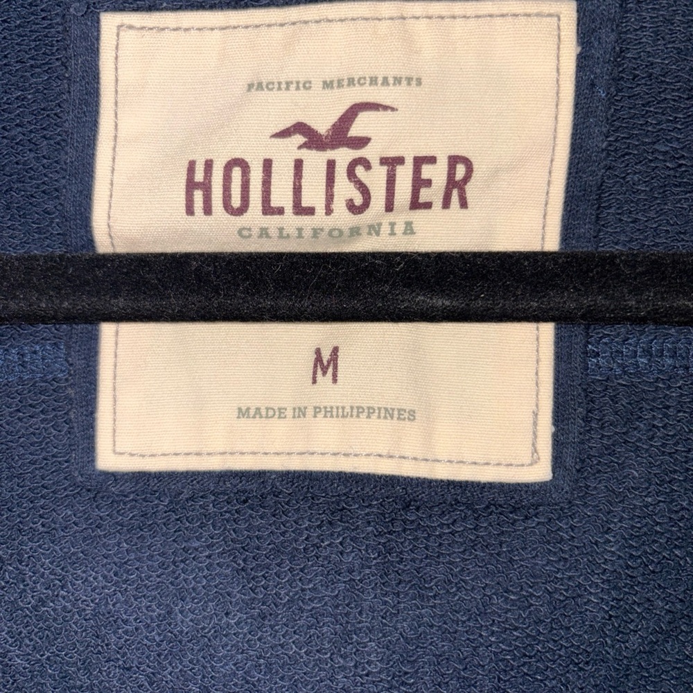 Hollister Women’s Navy Crop Sweatshirt with Hood and 3/4 Sleeves Size M - Picture 2 of 5